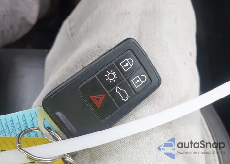 2016 Volvo S60 Cross Country T5 Platinum z USA, uszkodzony, nr VIN YV4612UMXG2000860